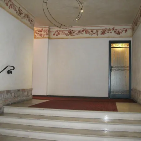 Casa Elsa Nel Palazzo Degli Artisti Padova